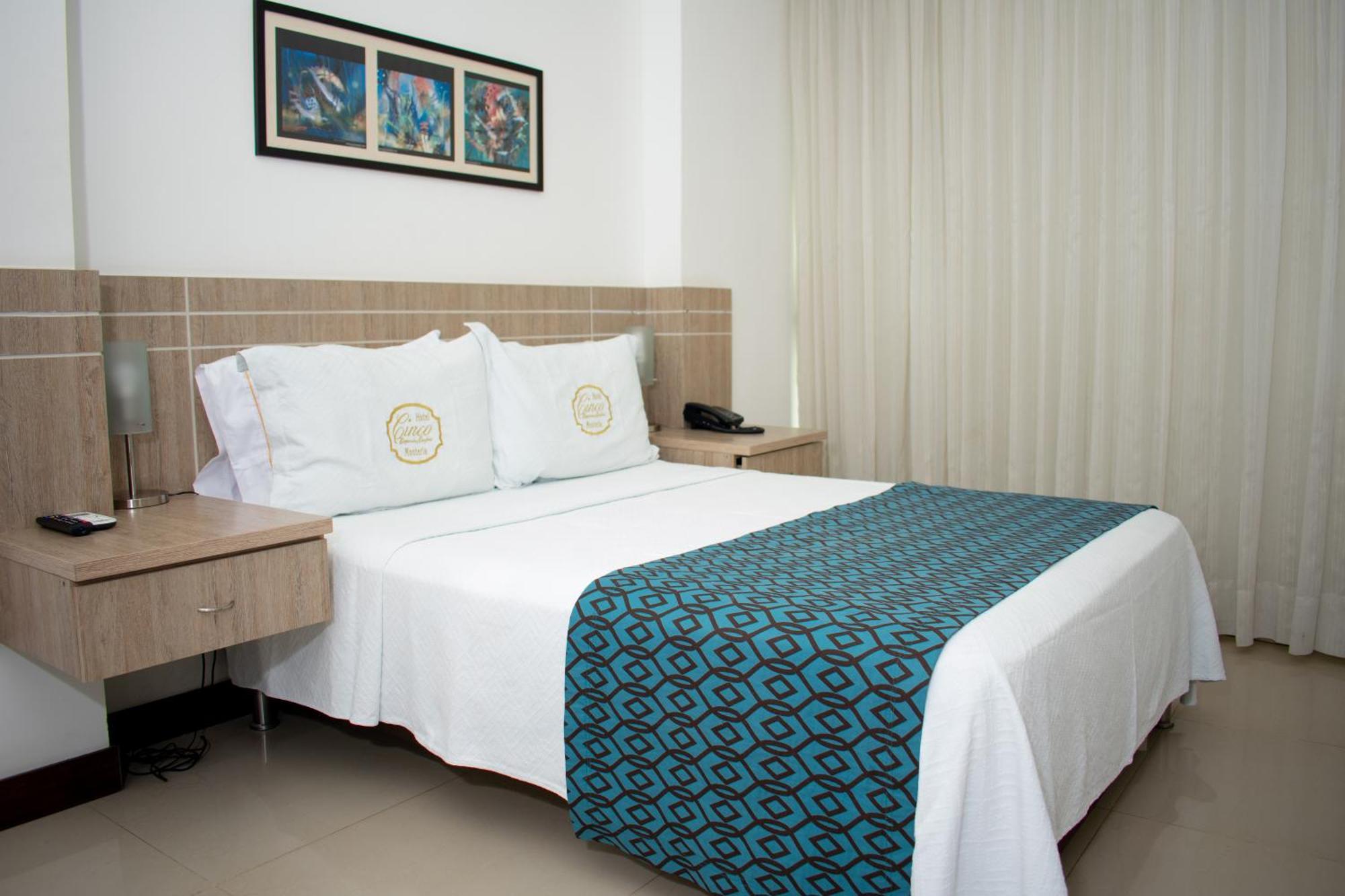 Hotel Cinco Monteria Ruang foto