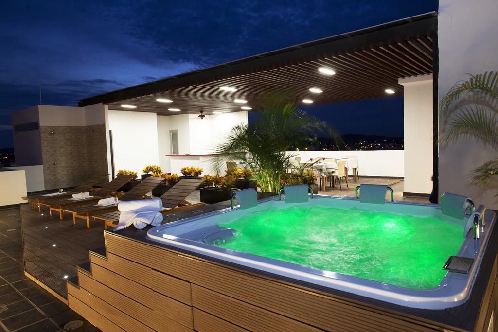 Hotel Cinco Monteria Bagian luar foto
