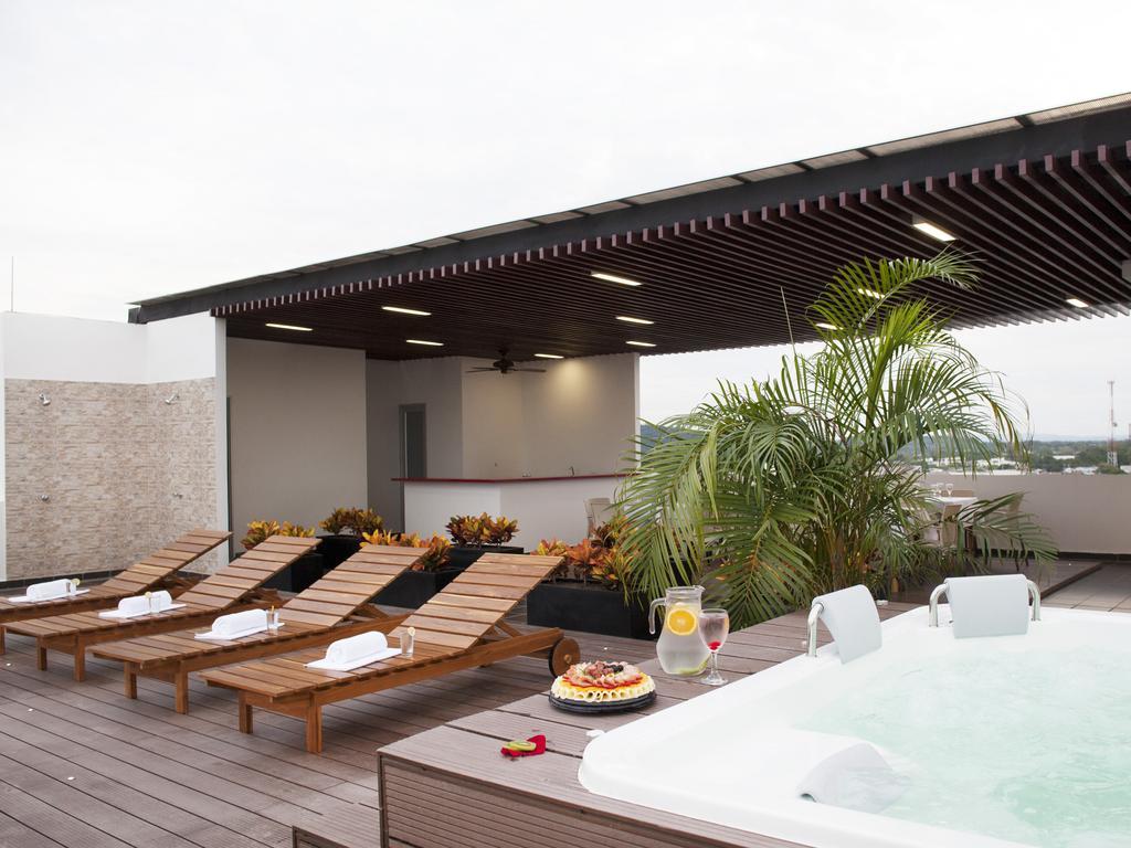 Hotel Cinco Monteria Bagian luar foto
