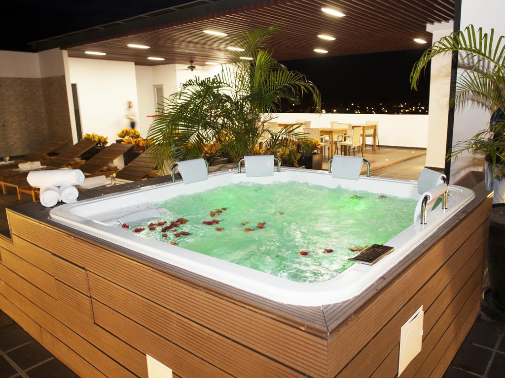 Hotel Cinco Monteria Bagian luar foto