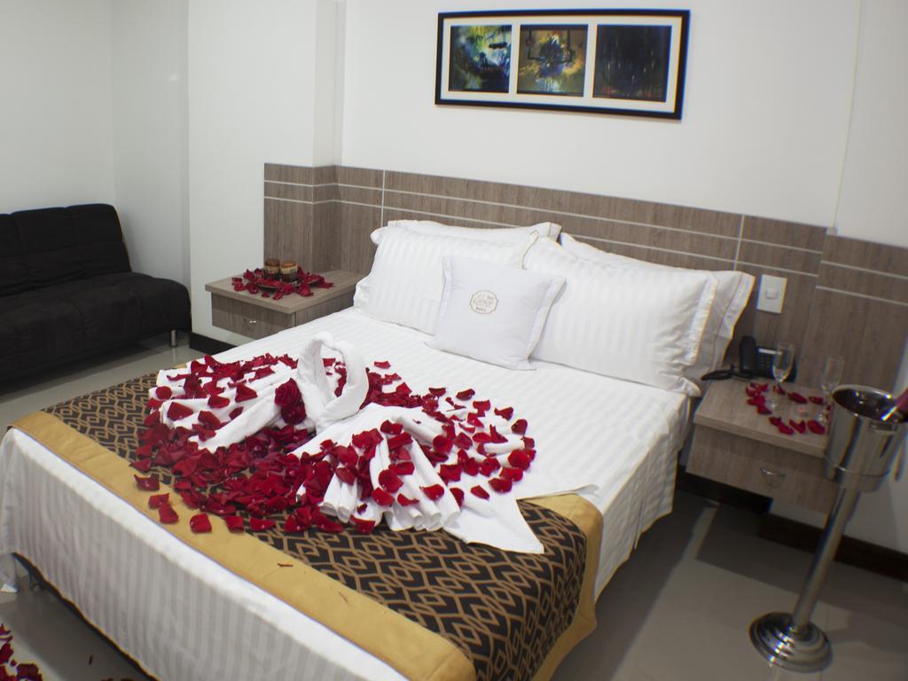 Hotel Cinco Monteria Bagian luar foto