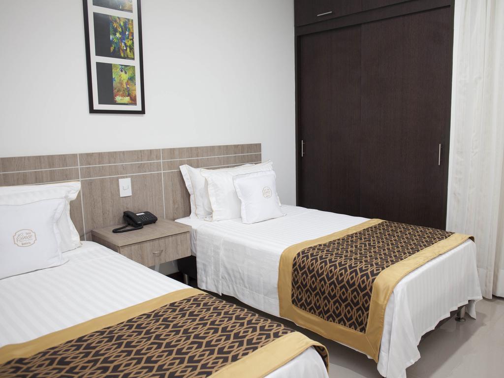 Hotel Cinco Monteria Ruang foto