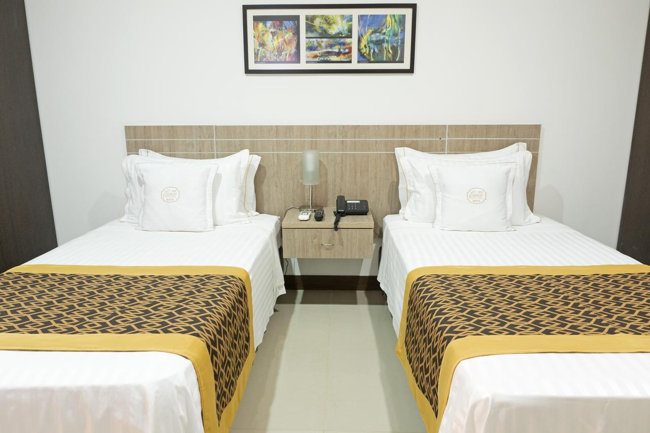 Hotel Cinco Monteria Bagian luar foto